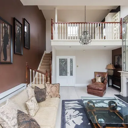 3 Bedroom Ballsbridge Townhouse * Dublin