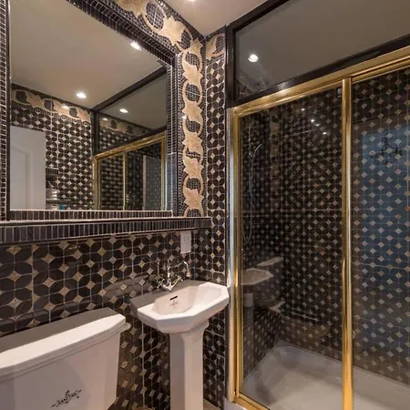 Apartment 3 Bedroom Ballsbridge Townhouse *